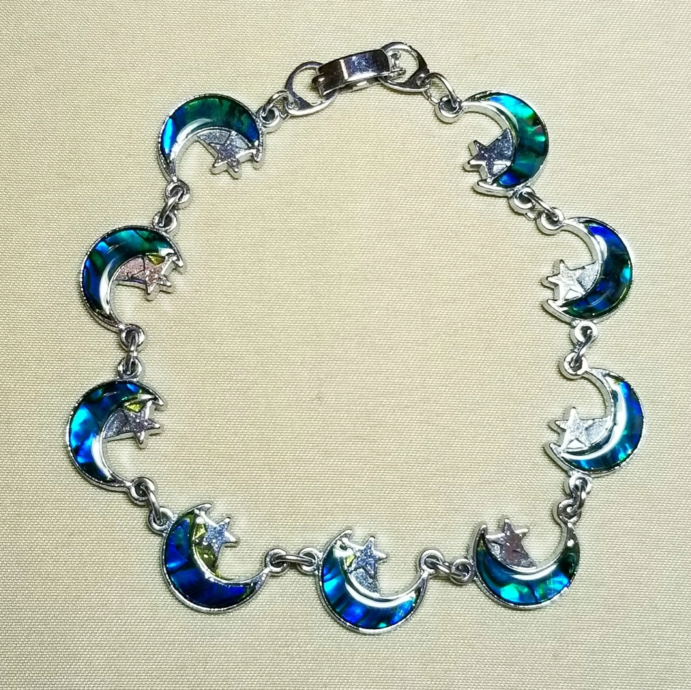 Abalone Slice Moon Star Bracelet in Blue Green Silver Tone Metal Vintage
